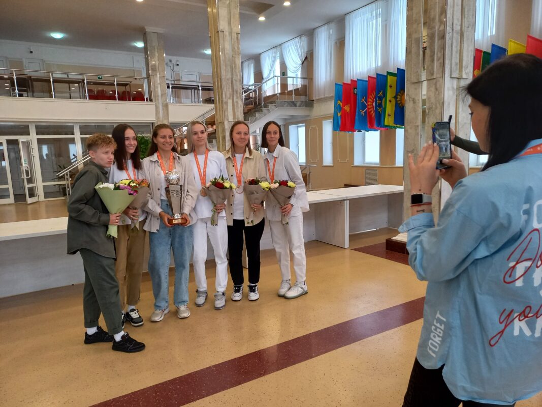 На ближайший месяц большинство футболисток разъедется, ведь пришло время заслуженного отпуска