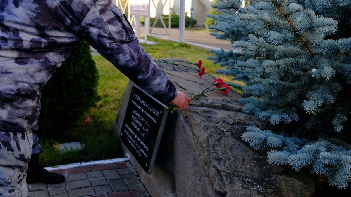 Мемориал погибшим росгвардейцам. Фото пресс-службы Управления Росгвардии по Тамбовской области