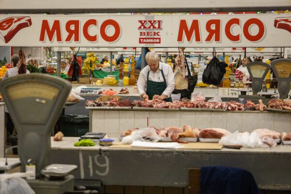 Стало известно, сколько денег тамбовчане тратят в месяц — цифра ниже среднего по стране