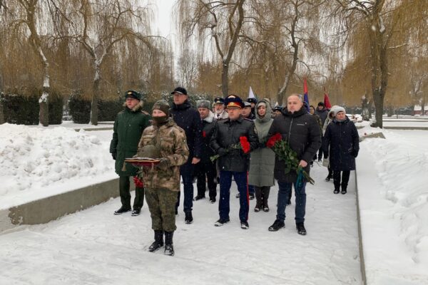 На Воздвиженском кладбище Тамбова почтили память павших защитников Родины