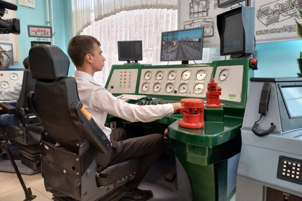 Тамбовским старшеклассникам дадут возможность получить первую профессию уже в школе