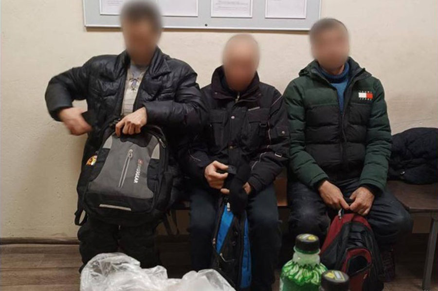 За незаконную расклейку объявлений полагается штраф в 2 тысячи рублей
