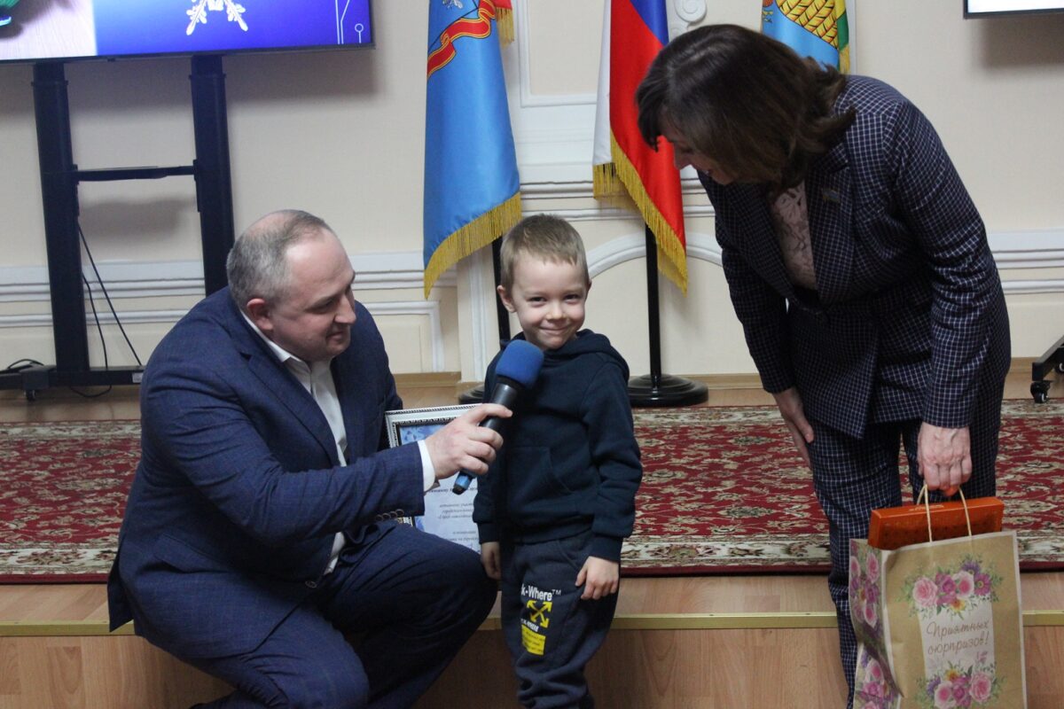Среди участников конкурса много детей