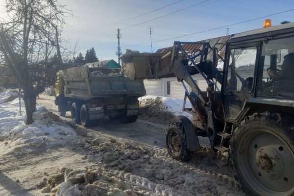 Коммунальные службы продолжают убирать снег в Тамбове