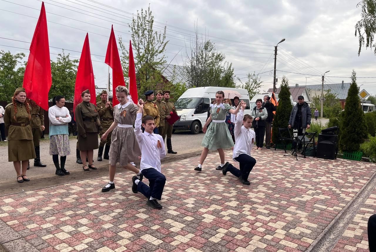 В Тамбове ветеранов Великой Отечественной войны поздравляют с Днем Победы  концертами во дворах - Новости Тамбова