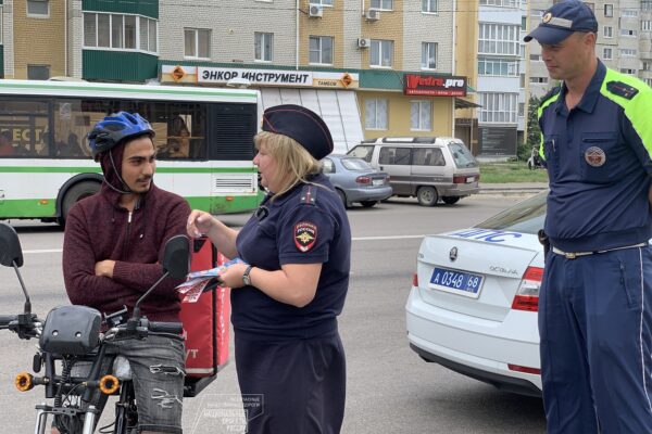 Госавтоинспекторы напомнили велосипедистам правила дорожного движения