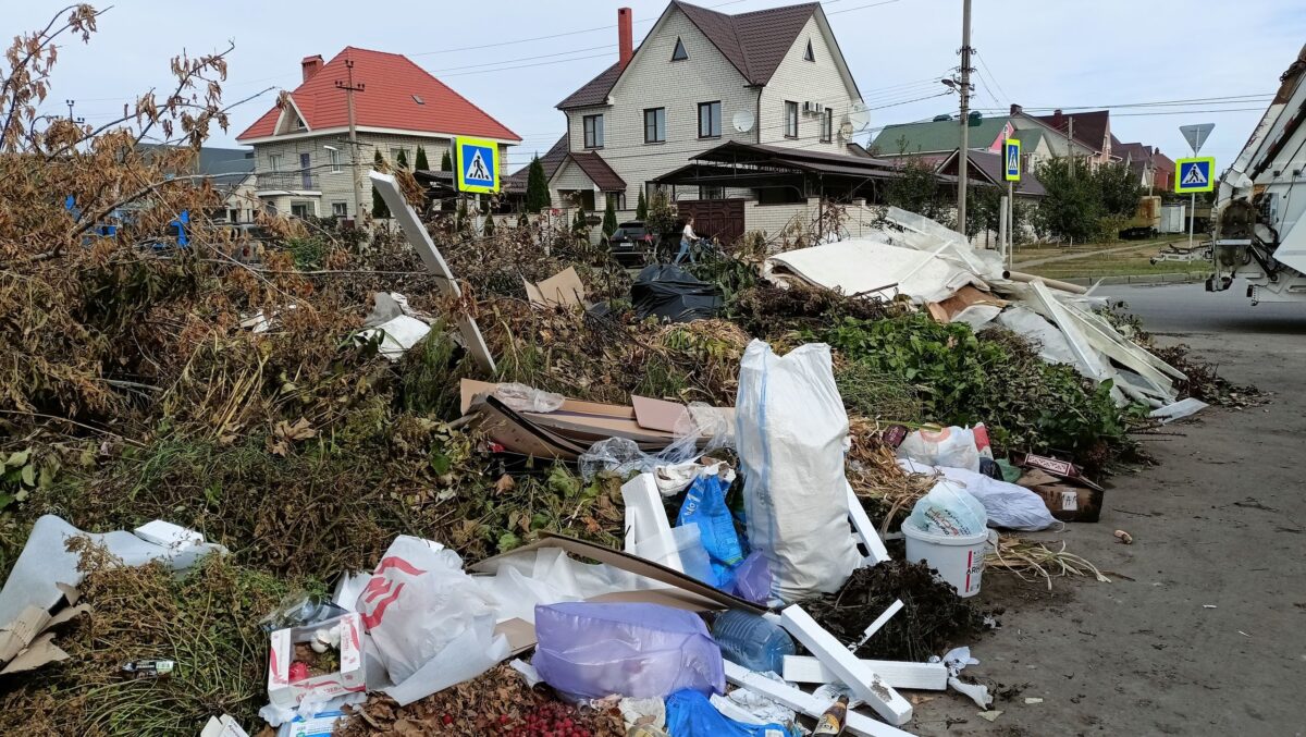 Более 200 миллионов рублей в этом году было направлено из городского бюджета на ликвидацию навалов у контейнерных площадок