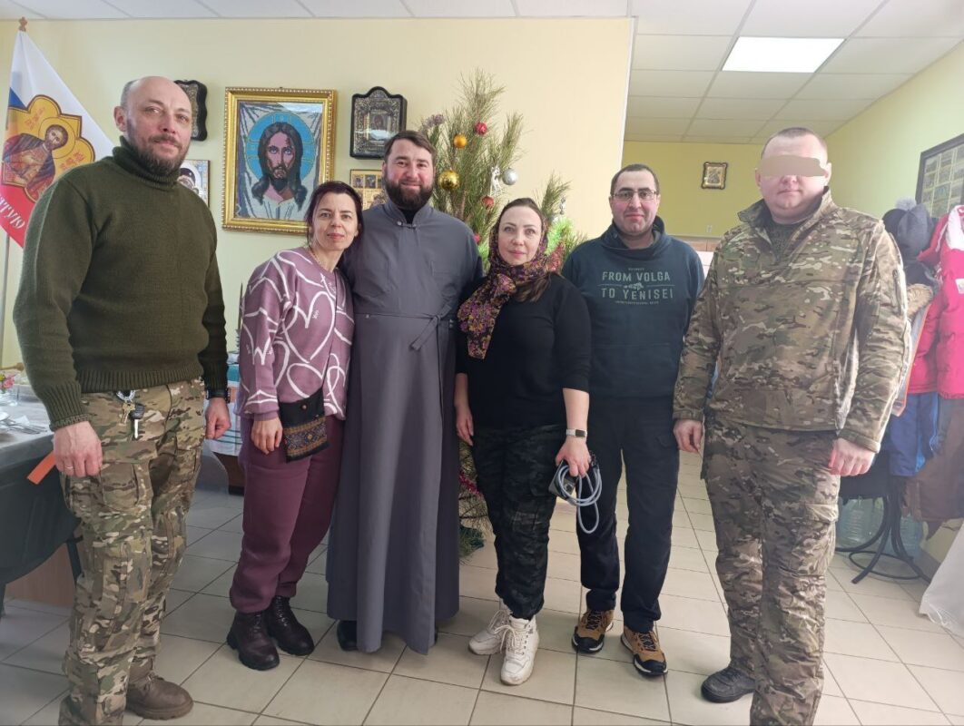 Фото волонтерской группы "Vсе СВОи"