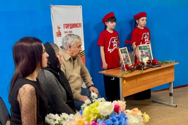 В школе №31 Тамбова открыли Парту Героя