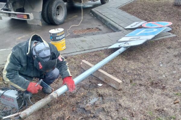 На улице Державинской в Тамбове отремонтировали дорожные знаки