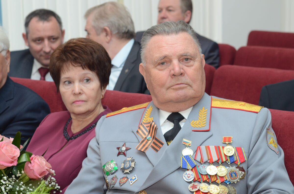 Виктор Сафонов вместе с супругой Татьяной Александровной. Фото из личного архива
