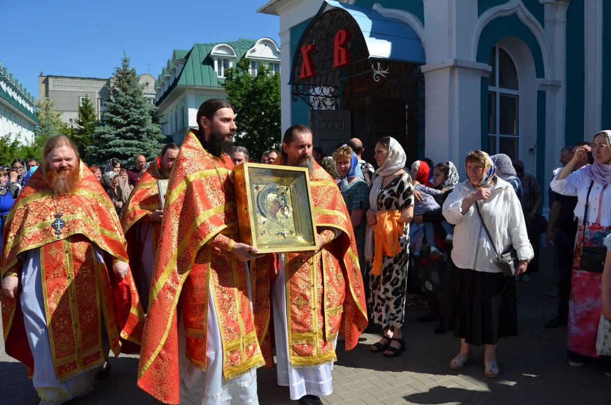 Крестный ход с Вышенской иконой Божией Матери