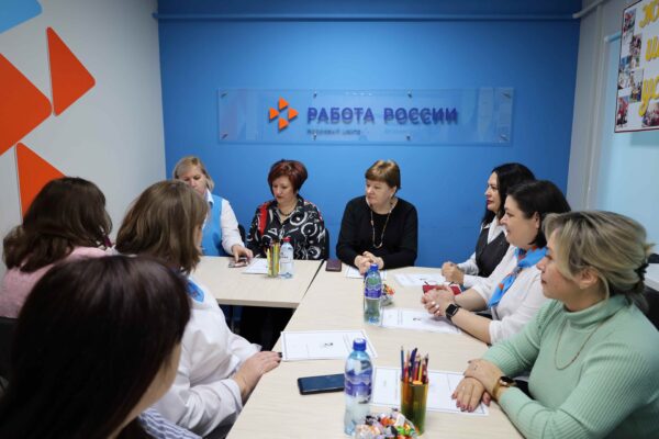 В Тамбове и области при Кадровых центрах работают женские клубы