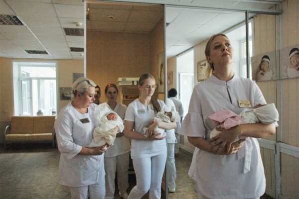В роддоме больницы Луки 26 тамбовчанок старше 40 лет стали мамами — врачи объясняют тренд