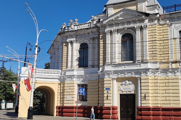 Тамбовчане увидят постановки театра, которым руководит Сергей Безруков