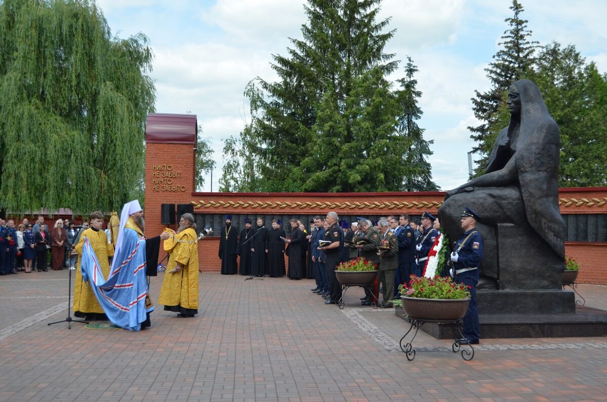 Панихида по погибшим в годы Великой Отечественной войны