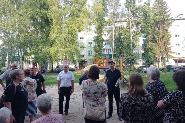 В Тамбове продолжают работать общественные приемные и зеленые площадки