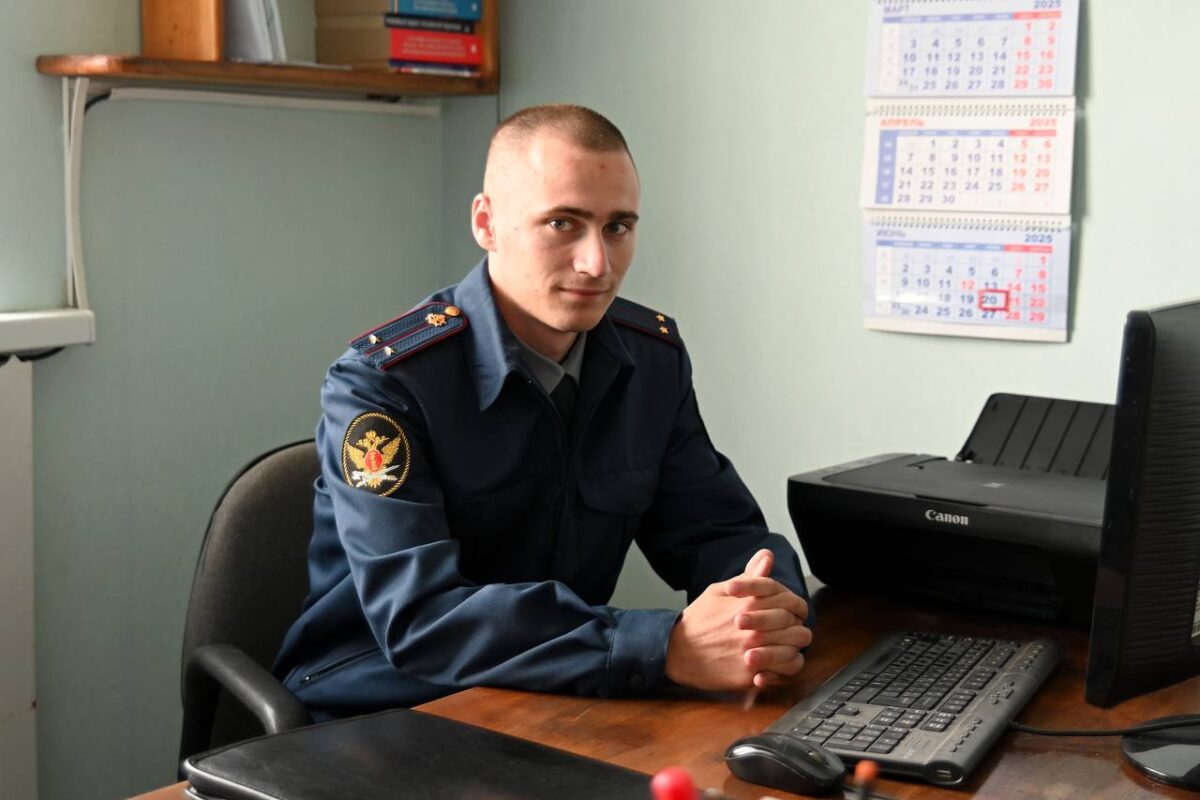 Никита Прилипухов в рабочем кабинете