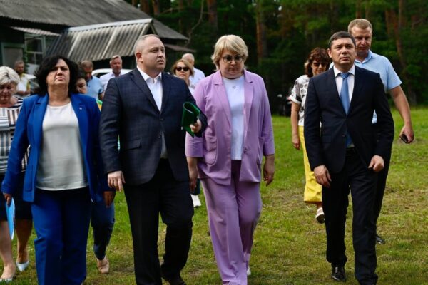 Евгений Первышов и Максим Косенков посетили летние детские лагеря