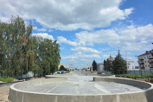 В Тамбове продолжают реконструкцию фонтала у вокзала