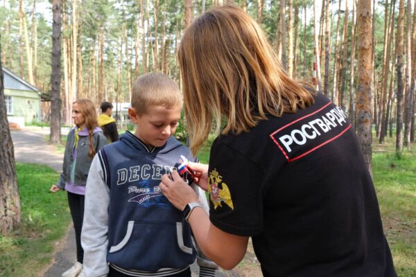 Тамбовские росгвардейцы провели акцию в честь Дня Государственного флага