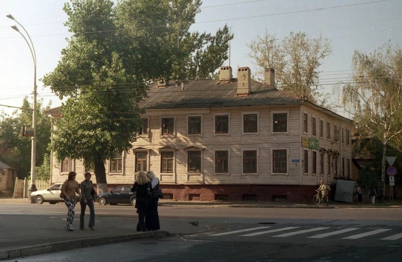 Дом Протасьева (снесен). Предположительно, здесь состоялась знаменитая игра, описанная Лермонтовым. Фото Александра Климкова, 2000 год