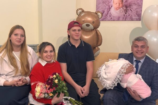 В День отца тамбовские депутаты-папы рассказали о своих детях и их воспитании