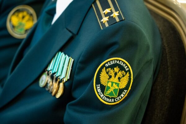 Владельцам авто из Украины и новых регионов напомнили о регистрации на таможне