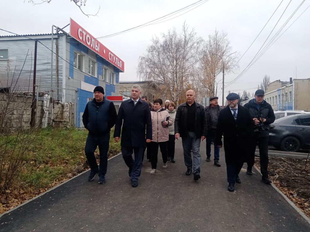 На б.Строителей