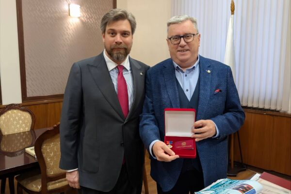 Ректор Московского вуза получил награду за содействие в развитии Тамбовщины