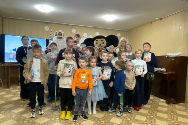 Спортивный Дед Мороз из Тамбова пришел к детям с ограниченными возможностями