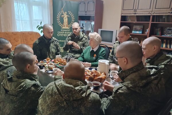Евгений Первышов поздравил с трехлетием Комитет семей воинов Отечества