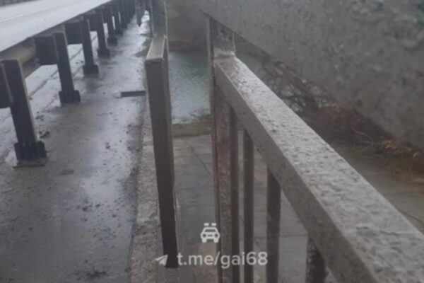Причиной разрушения моста в Кирсановском округе стал проезд машины с перегрузом