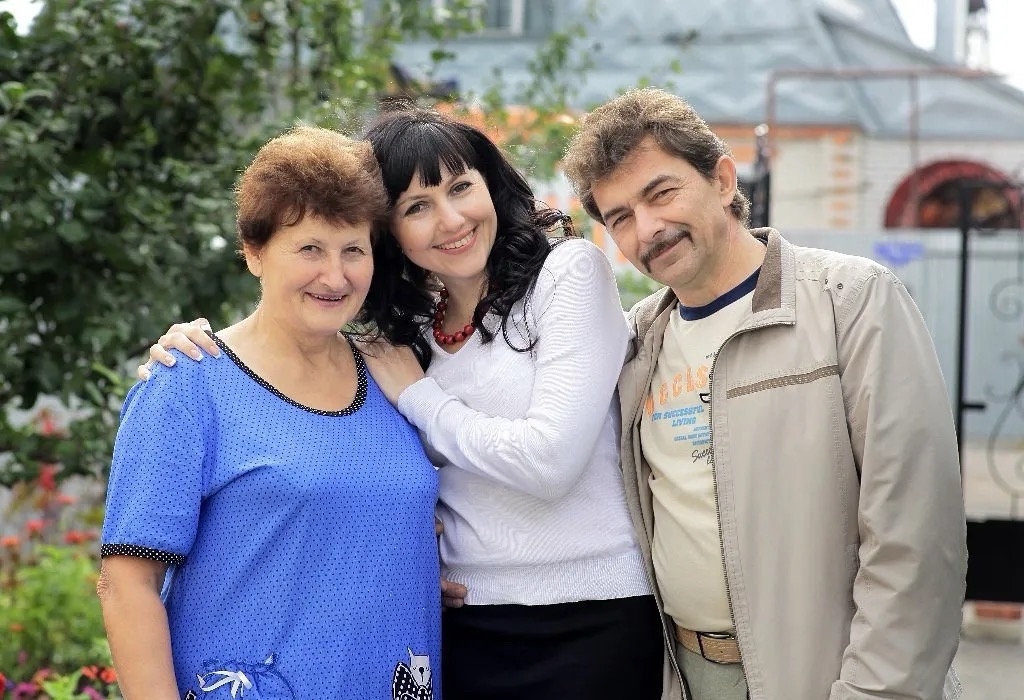 Игорь Кобзев с мамой и сестрой. Фото из семейного архива 