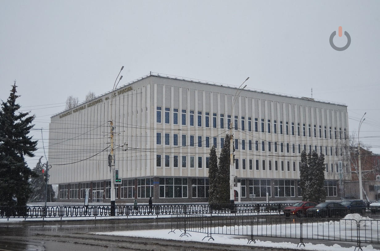 Без пяти двести: главная тамбовская библиотека отметила день рождения