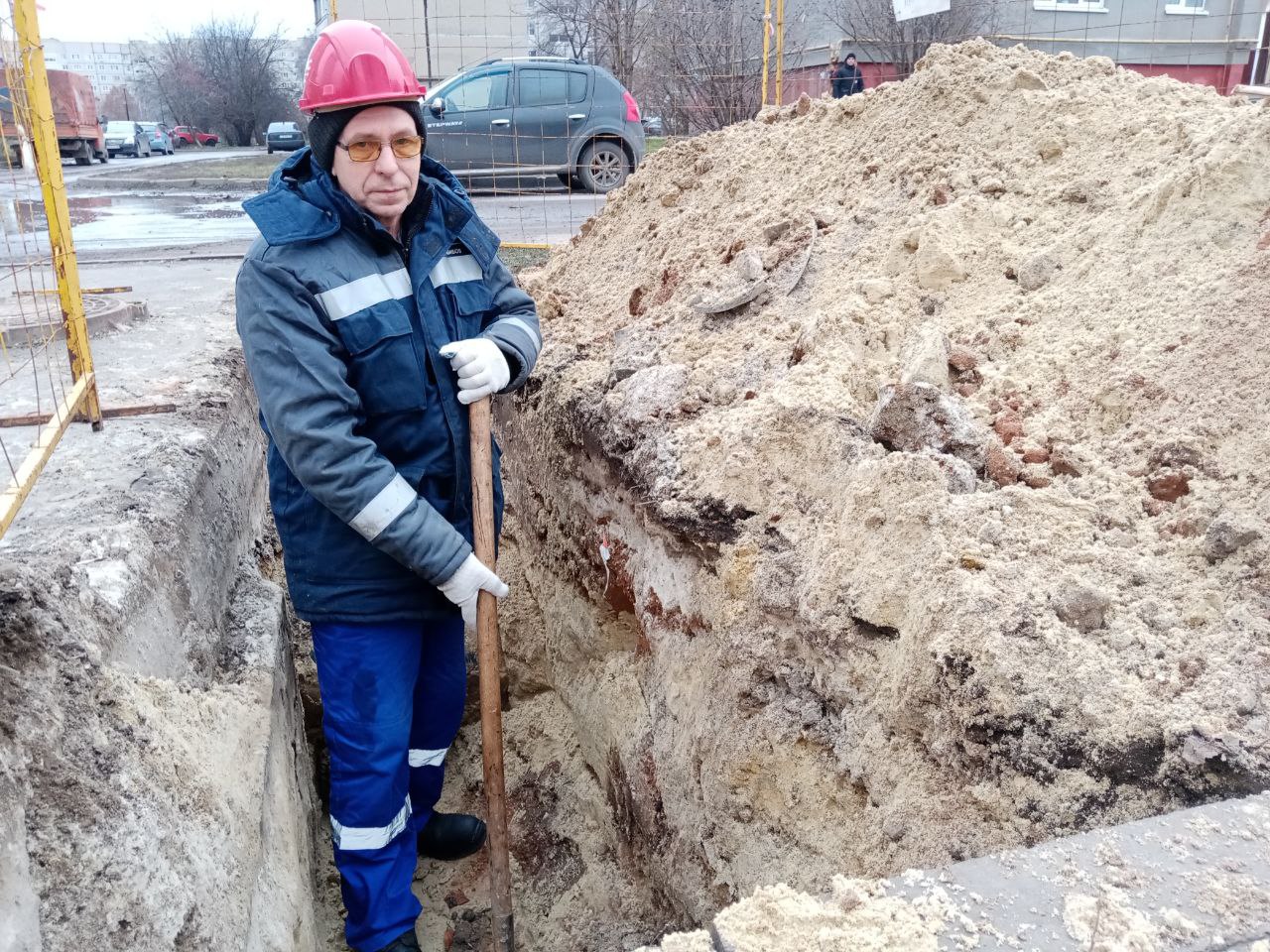 Тридцать лет Андрей Масленников отвечает за подачу электричества в дома горожан