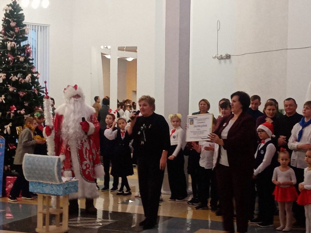 С днем рождения центр поздравила Ирина Васильева