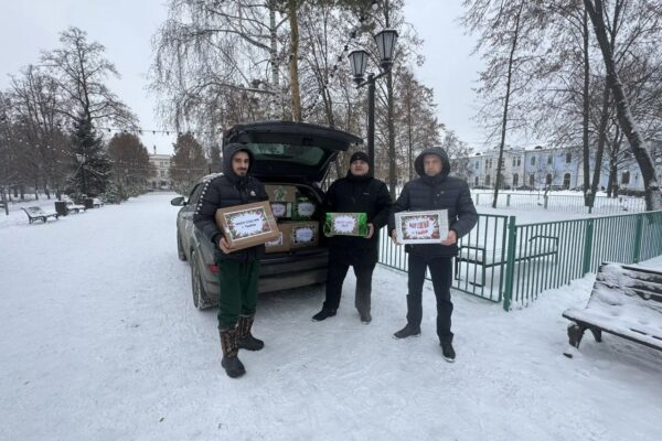 На «Параде ёлок» в Тамбове собрали посылки для отправки в зону СВО