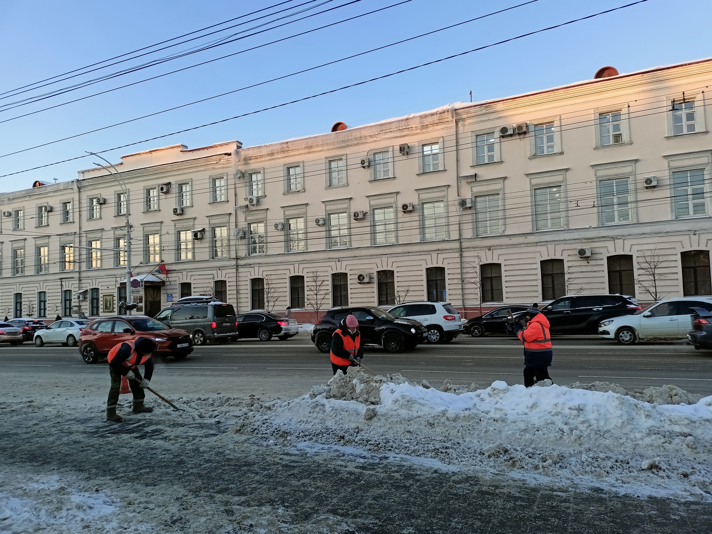 Стало известно, на каких улицах Тамбова 17 января уберут снег