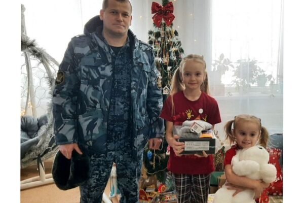 Сотрудники тамбовской колонии исполнили мечту дочерей участника СВО