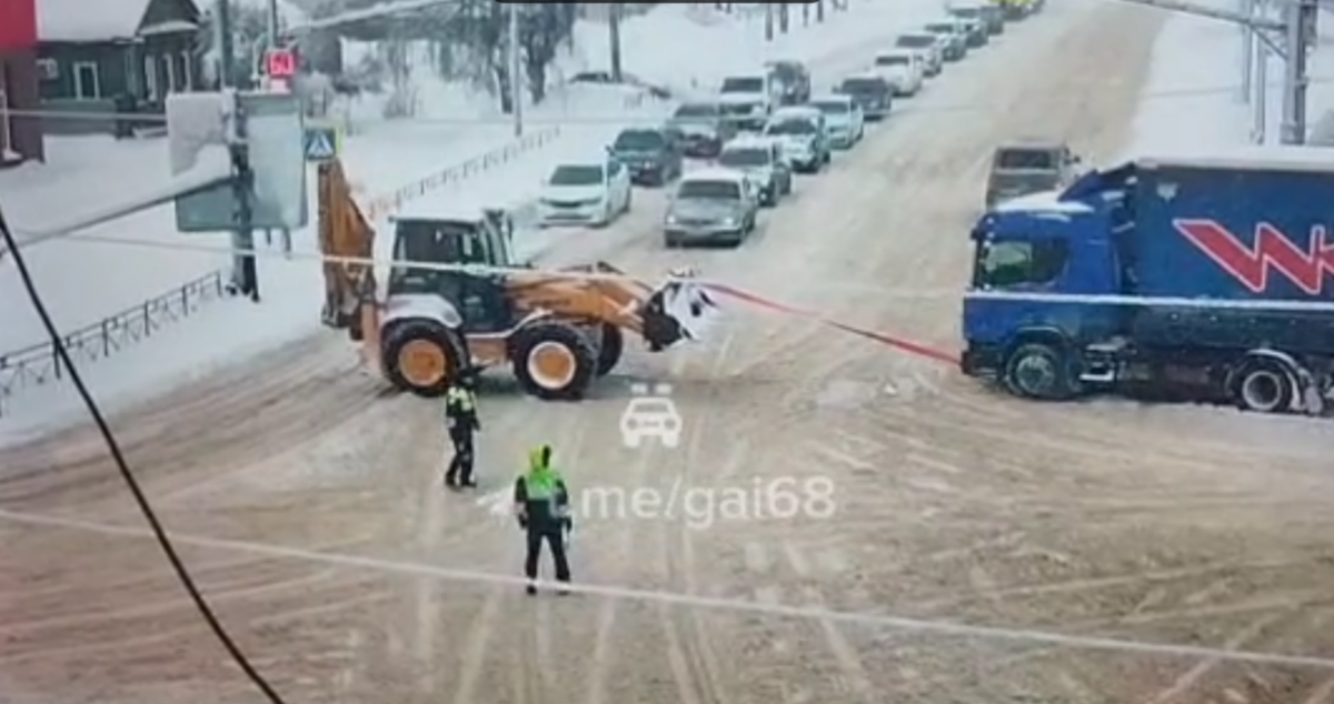 Скриншот с видео ТГ-канала "Полоса безопасности