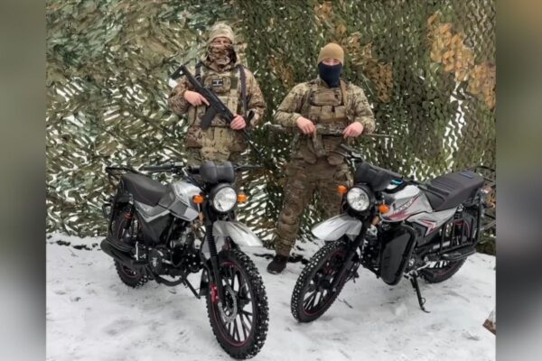 Бойцы тамбовской бригады поблагодарили областных депутатов за «гуманитарные» мопеды