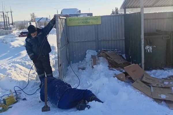 В Тамбове продолжают ремонтировать контейнерные площадки