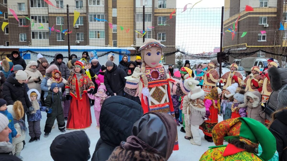 Масленица во дворе на Мичуринской в Тамбове