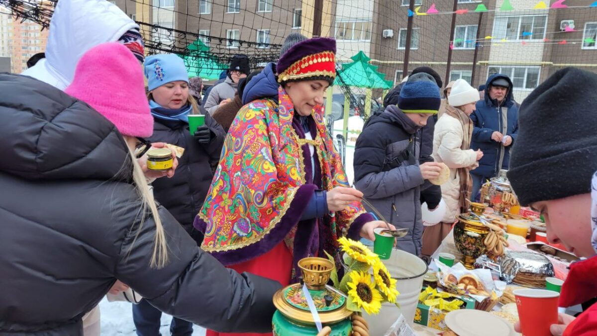 Масленица во дворе на Мичуринской в Тамбове