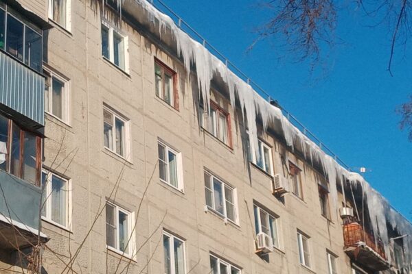 Более 150 материалов за сосульки на крышах в Тамбове направили в Жилнадзор за неделю