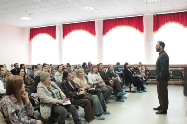 Родителям учеников новой школы в Бокино рассказали о зачислении в нее детей