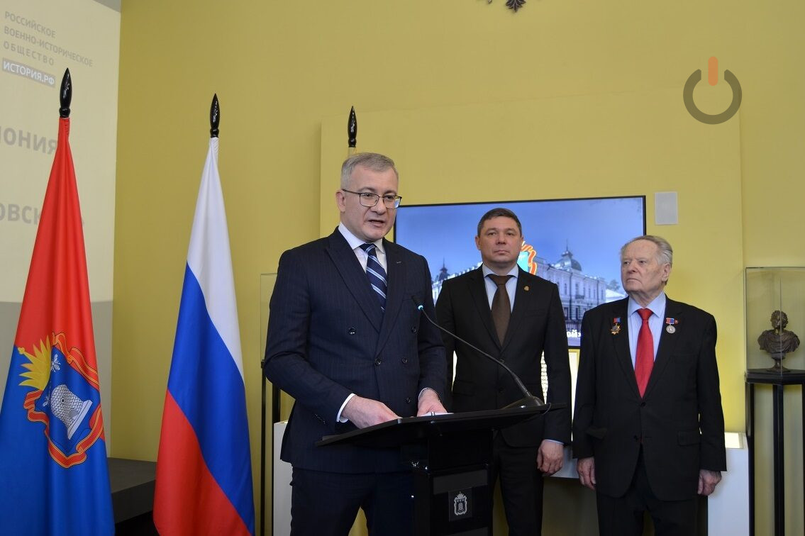 Почетный гость города Владимир Бочарников дал доброе напутствие музею