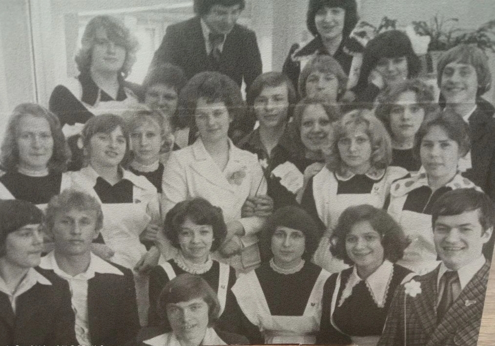 Наталья Константинова со своим первым классом. Фото из личного архива 