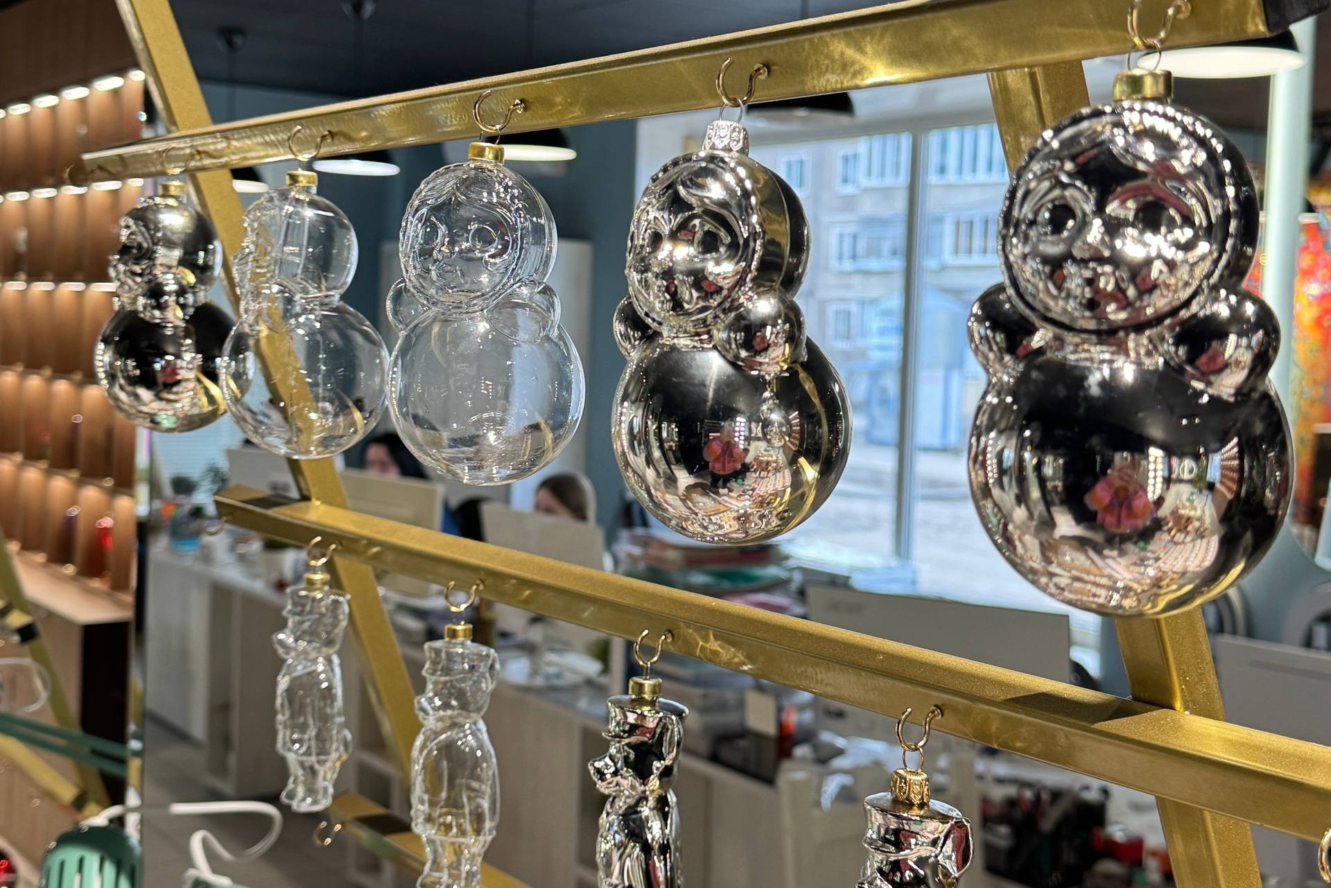 Стеклянная артель: в Тамбове запустили производство уникальных ёлочных игрушек